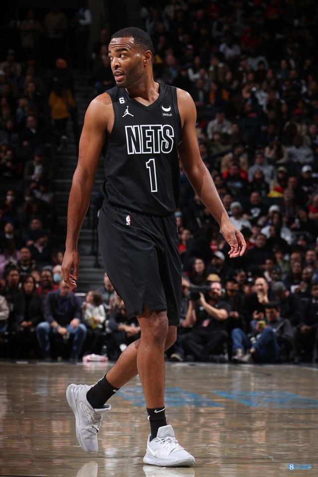 迅速赢得了 迅速赢得了