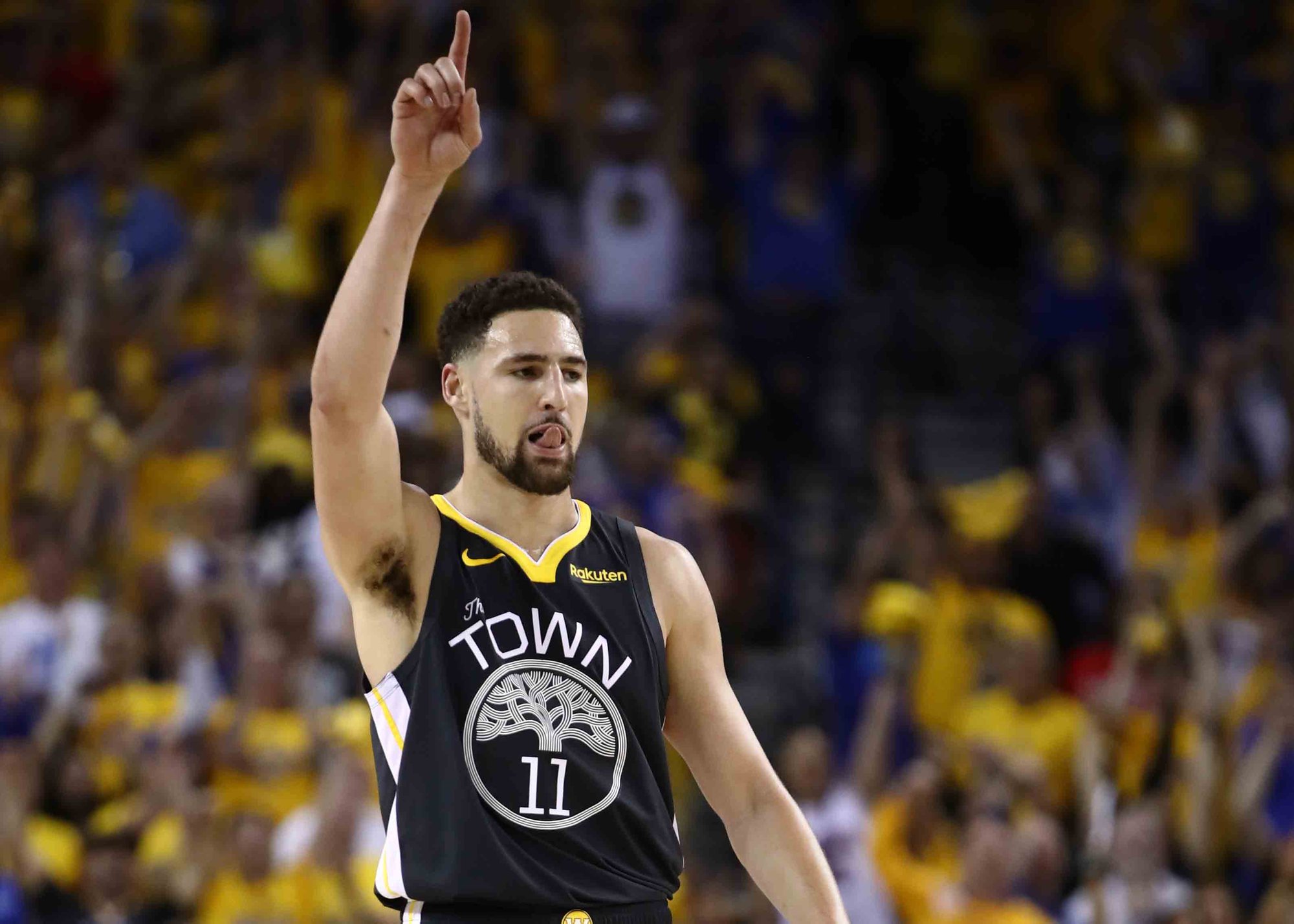 热火险胜太阳：狄龙15T联盟第一 鲍威尔27分布克24+9+9